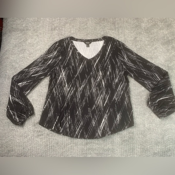 3/$20 Simply Vera Vera Wang Women’s Patterned V Neck Sweater Size Large - Picture 4 of 12